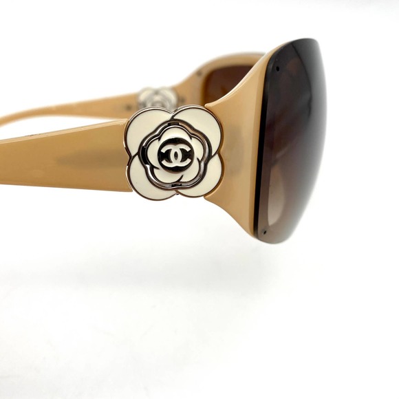 CHANEL Brown Gradient Butterfly Sunglasses main image 11